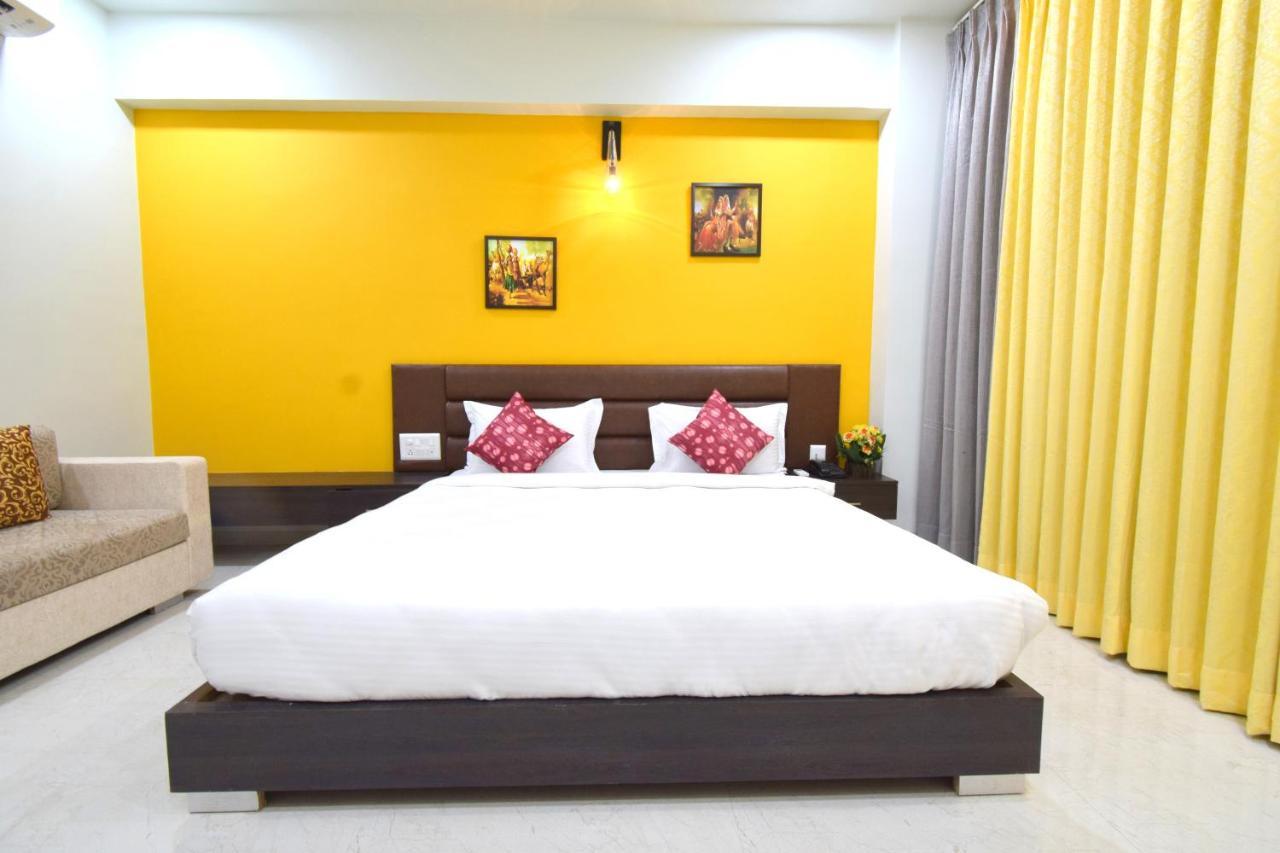 The Sky Imperial- Hotel Gopal Darshan Nāthdwāra المظهر الخارجي الصورة