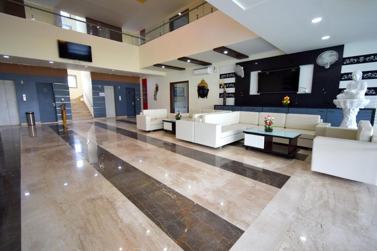 The Sky Imperial- Hotel Gopal Darshan Nāthdwāra المظهر الخارجي الصورة
