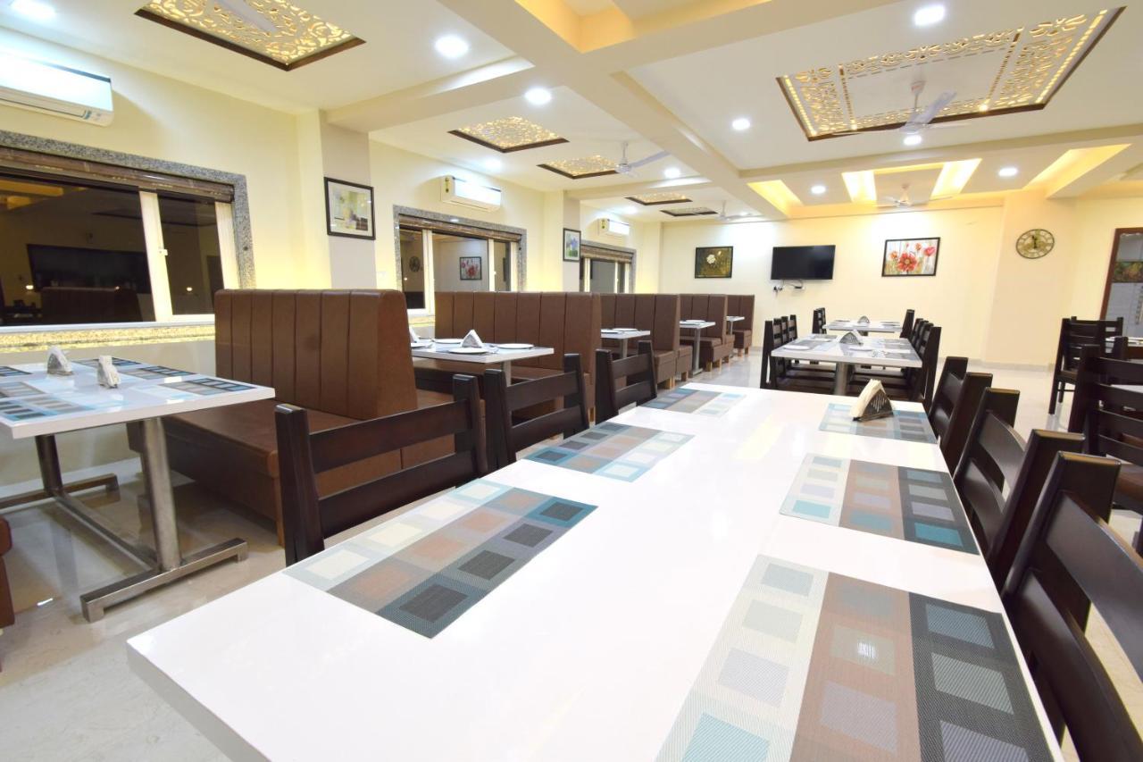 The Sky Imperial- Hotel Gopal Darshan Nāthdwāra المظهر الخارجي الصورة