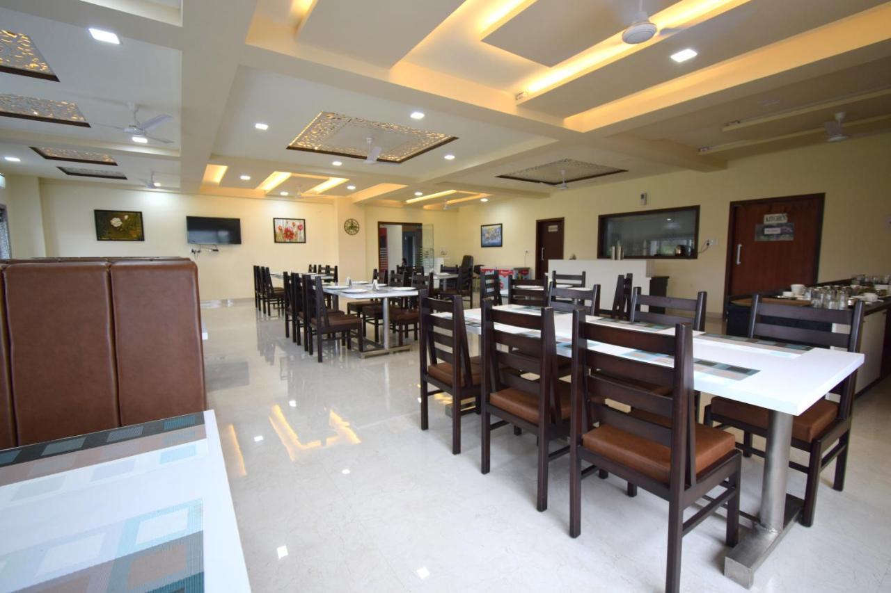 The Sky Imperial- Hotel Gopal Darshan Nāthdwāra المظهر الخارجي الصورة