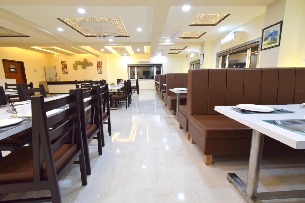 The Sky Imperial- Hotel Gopal Darshan Nāthdwāra المظهر الخارجي الصورة