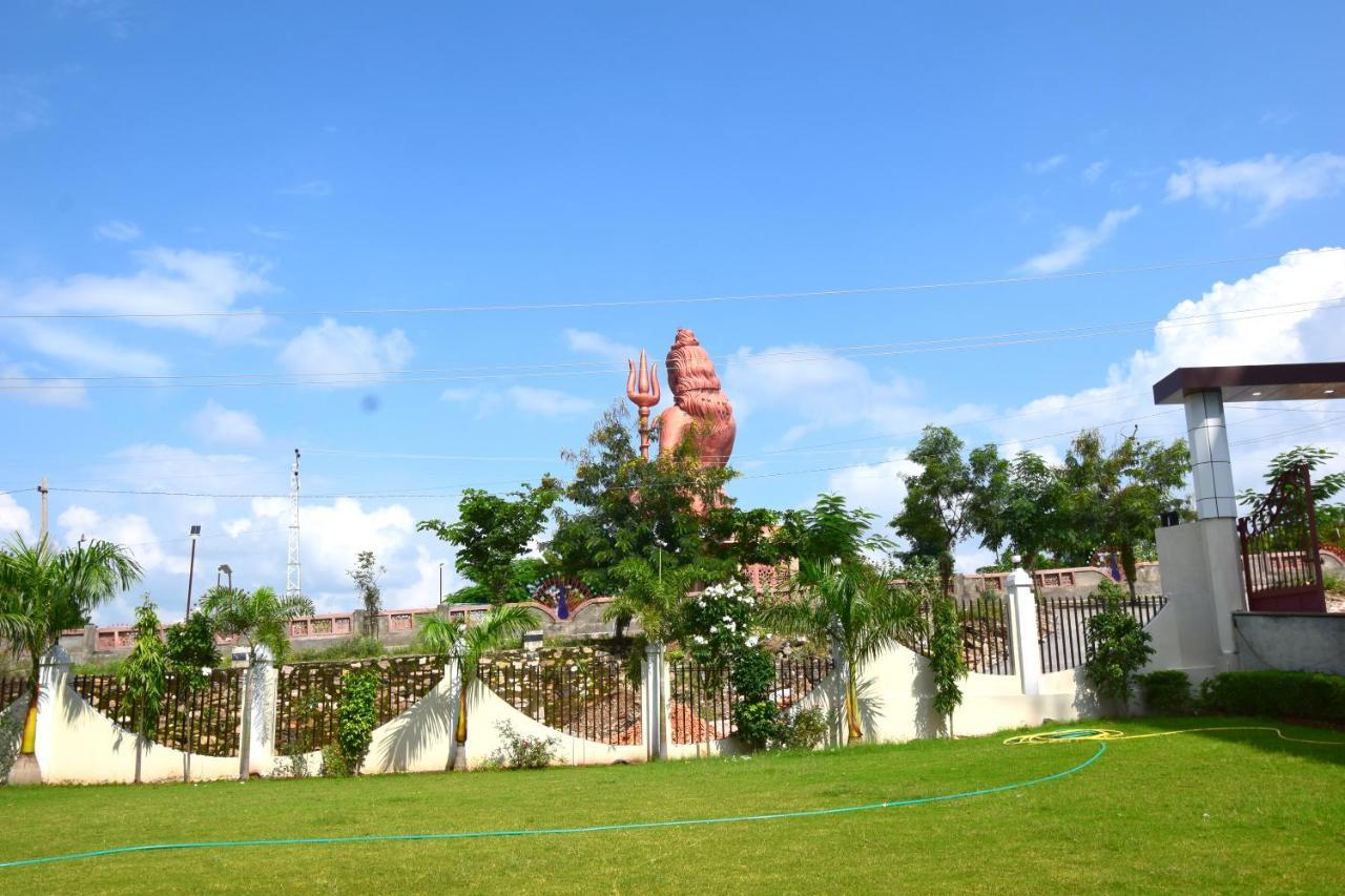 The Sky Imperial- Hotel Gopal Darshan Nāthdwāra المظهر الخارجي الصورة