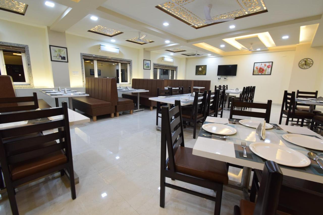 The Sky Imperial- Hotel Gopal Darshan Nāthdwāra المظهر الخارجي الصورة