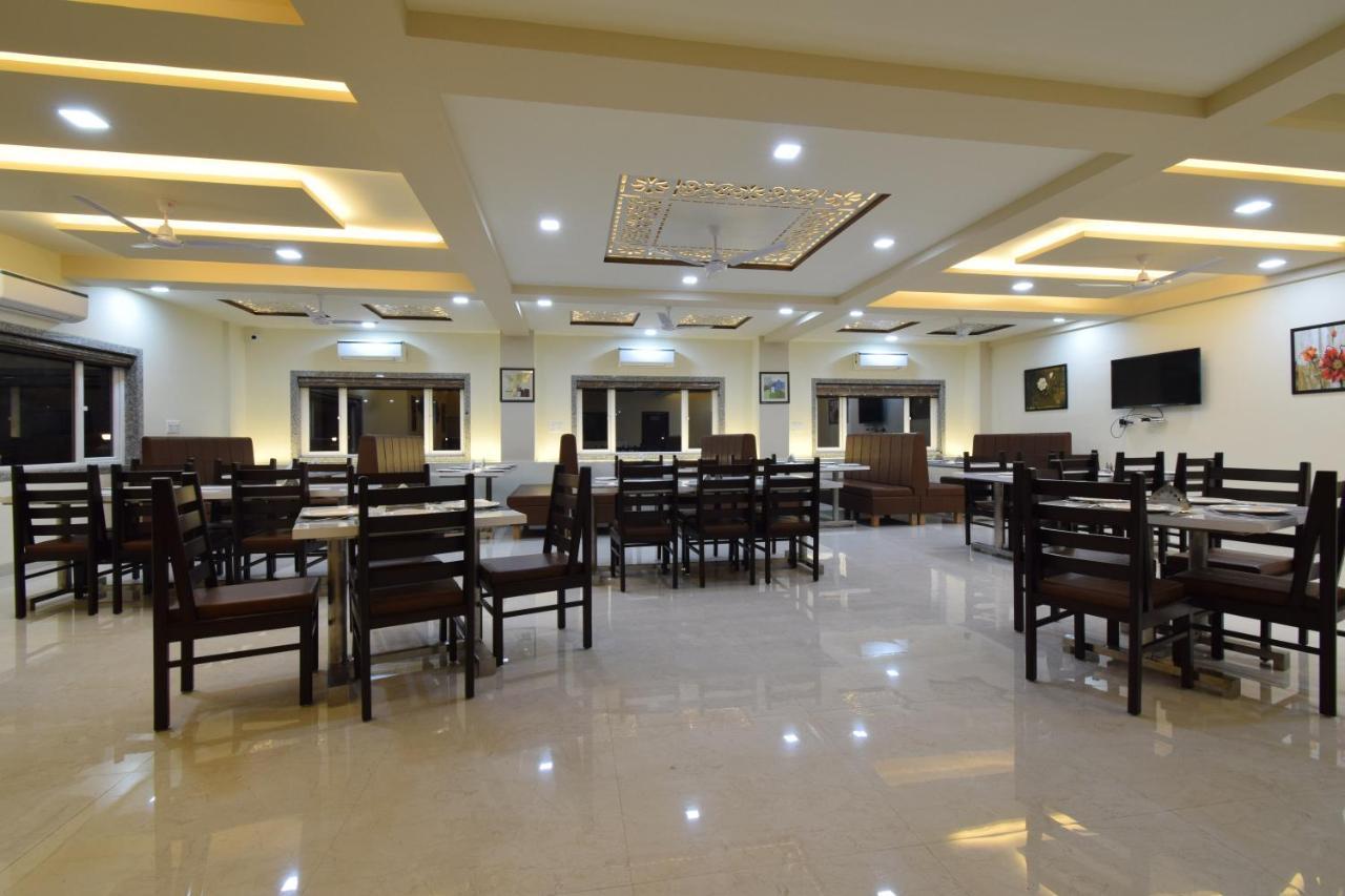 The Sky Imperial- Hotel Gopal Darshan Nāthdwāra المظهر الخارجي الصورة