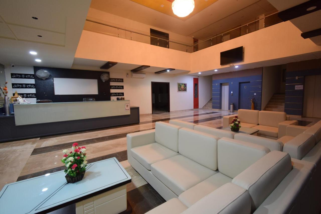 The Sky Imperial- Hotel Gopal Darshan Nāthdwāra المظهر الخارجي الصورة
