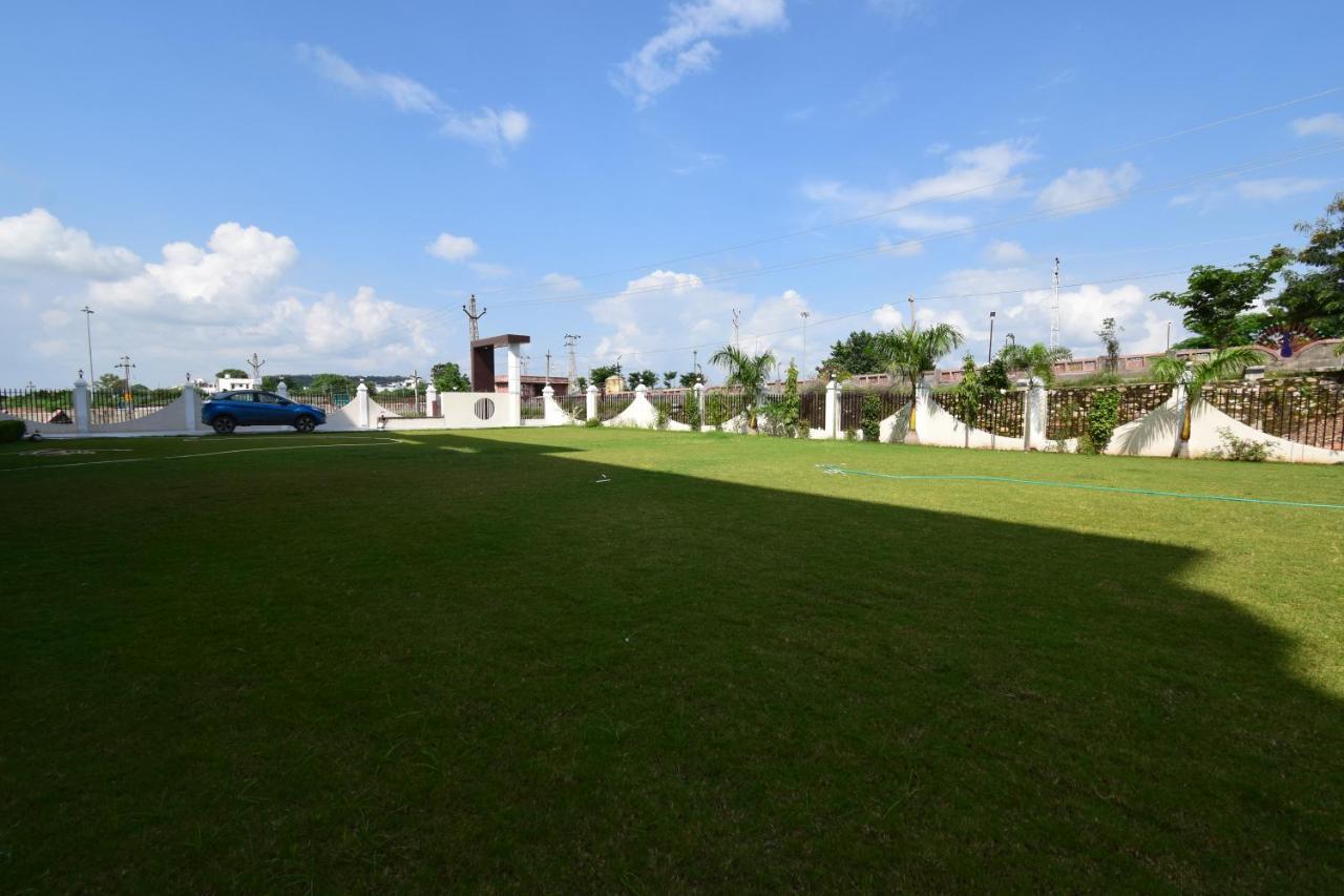 The Sky Imperial- Hotel Gopal Darshan Nāthdwāra المظهر الخارجي الصورة