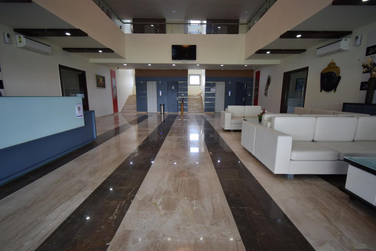 The Sky Imperial- Hotel Gopal Darshan Nāthdwāra المظهر الخارجي الصورة