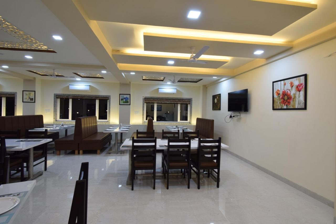 The Sky Imperial- Hotel Gopal Darshan Nāthdwāra المظهر الخارجي الصورة