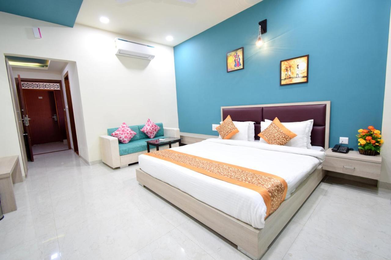 The Sky Imperial- Hotel Gopal Darshan Nāthdwāra المظهر الخارجي الصورة